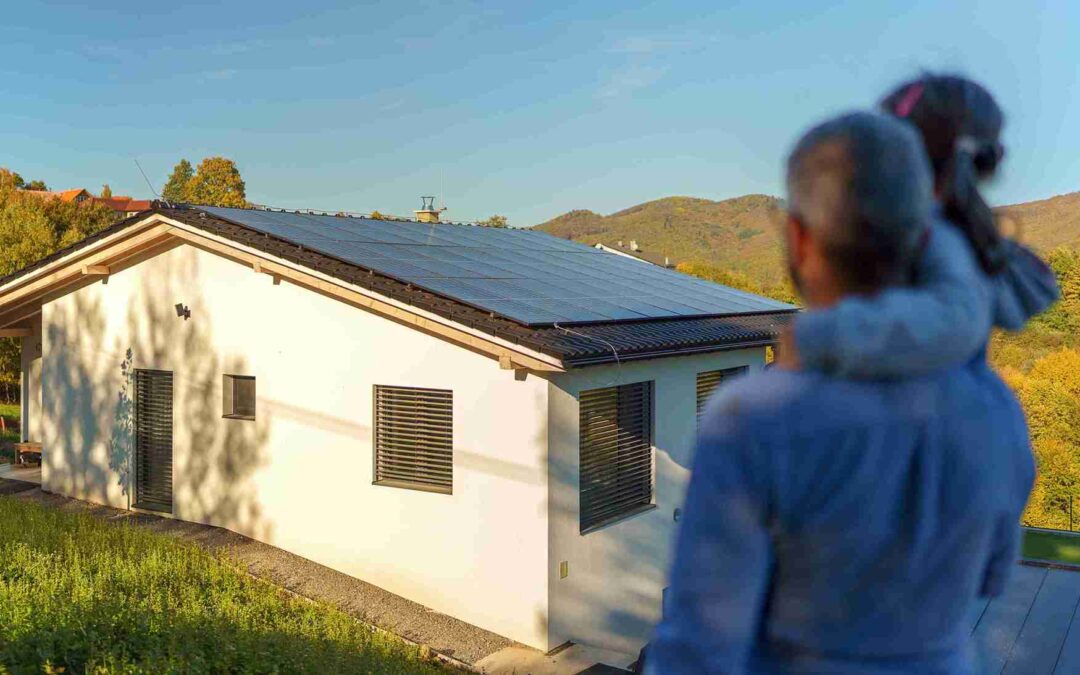 ¿Qué pasa si tengo paneles solares y se va la luz